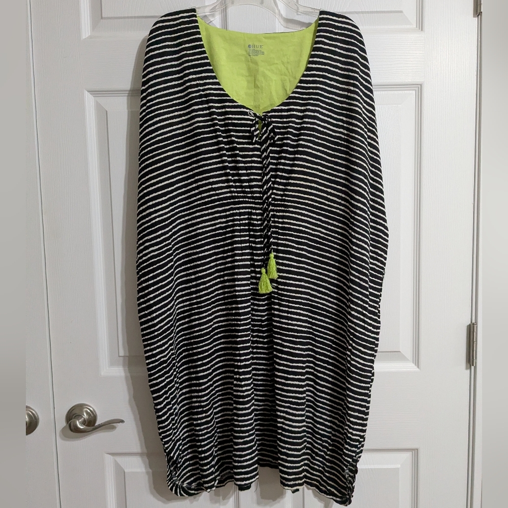 NWT HUE Women's Swimsuit Cover